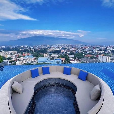 Modern Style Room With Sky Pool 古城边天际泳池公寓 Chiang Mai Luaran gambar