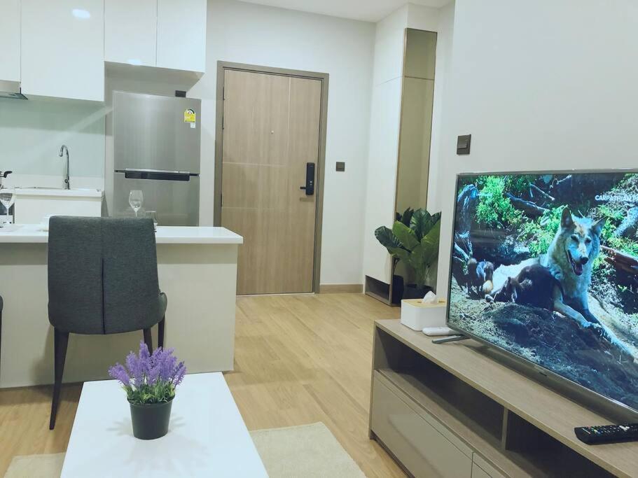 Modern Style Room With Sky Pool 古城边天际泳池公寓 Chiang Mai Luaran gambar