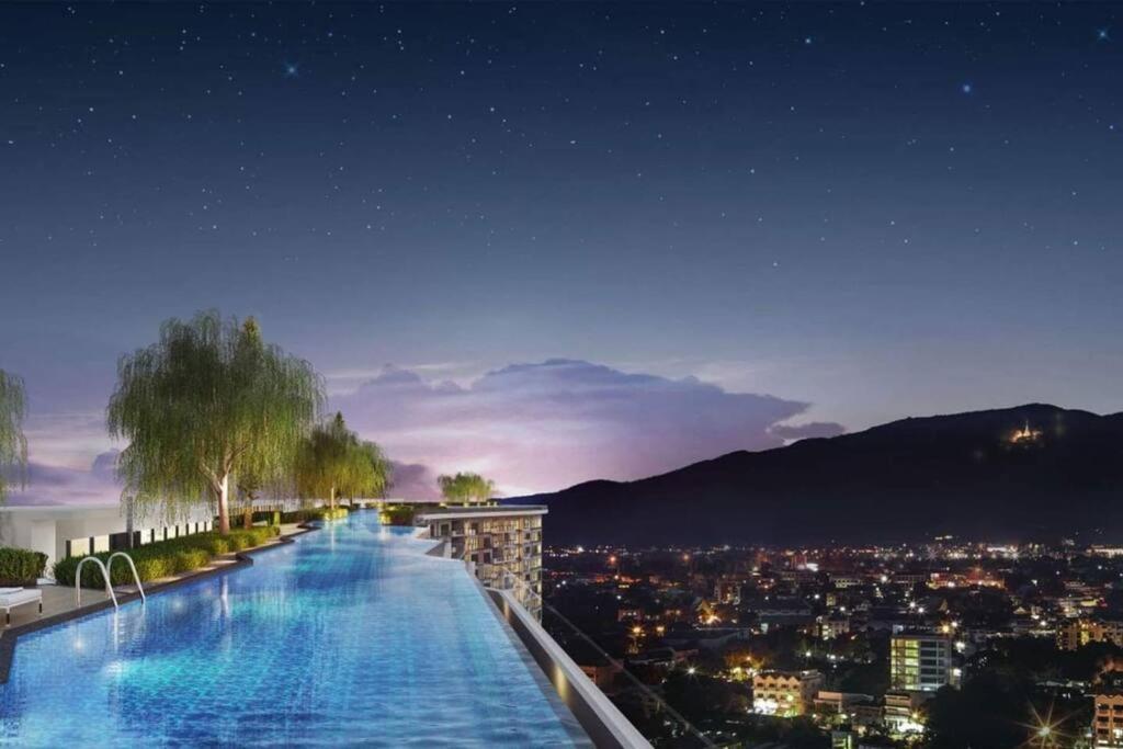 Modern Style Room With Sky Pool 古城边天际泳池公寓 Chiang Mai Luaran gambar