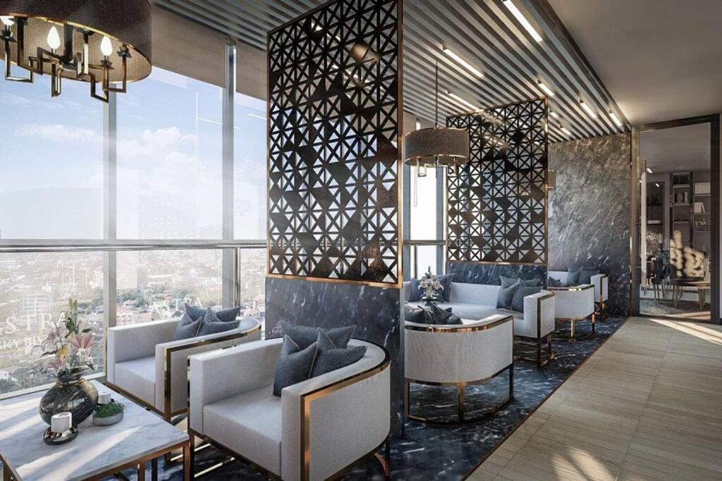 Modern Style Room With Sky Pool 古城边天际泳池公寓 Chiang Mai Luaran gambar